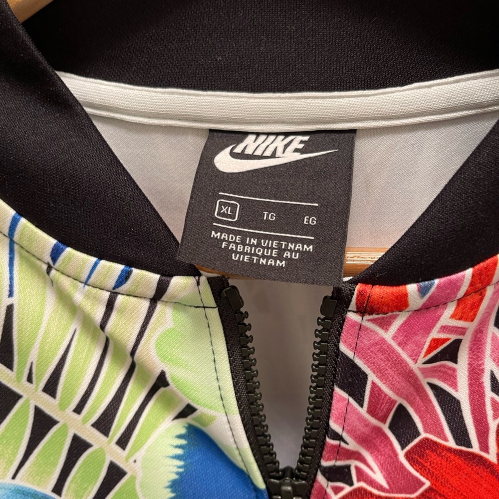 Nike Workout Jacket - Picture 3 of 3